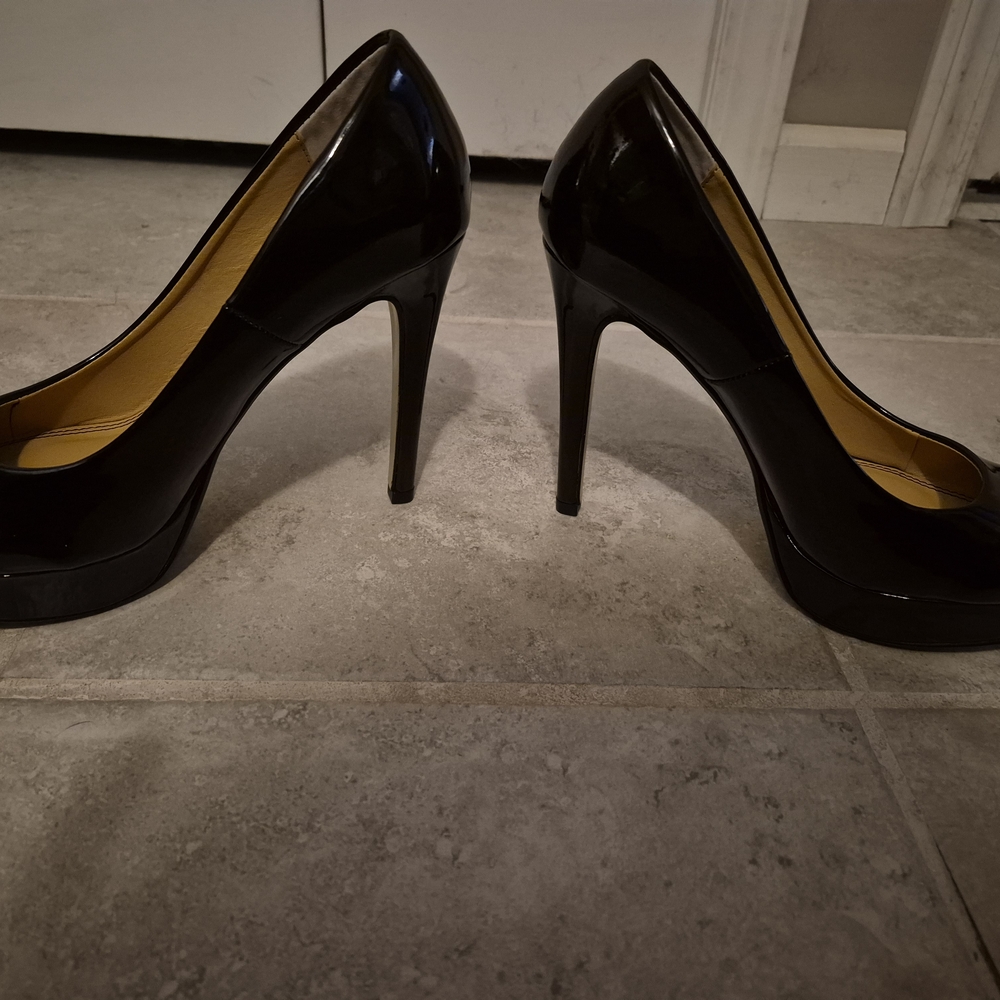 Chinese Laundry Black Women's Shoes - Picture 2 of 8